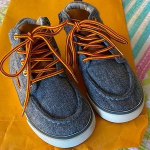 GUC GAP boys High cut Sneaker size 9T